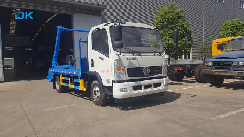 4 Cubic Meter Swing Arm Garbage Truck1